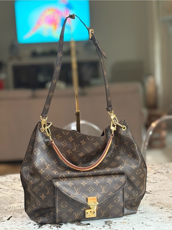 Louis Vuitton Handbags - Louis Vuitton Monogram Canvas Shoulder Hobo Bag with Gold Hardware